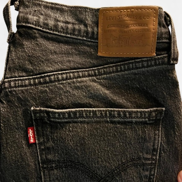 Levi's Premium 70s High-Flare Women’s Jeans in color Just a Hint 30x30 - Picture 9 of 13